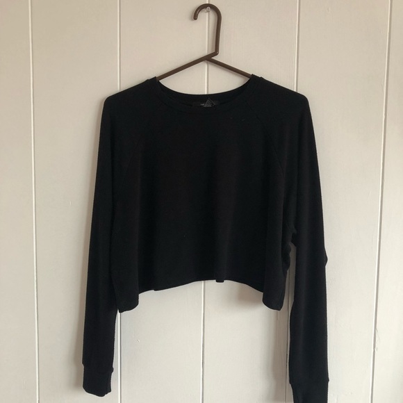 Forever 21 Tops - 💋💋 5/$25 long sleeve crop top 💋💋
